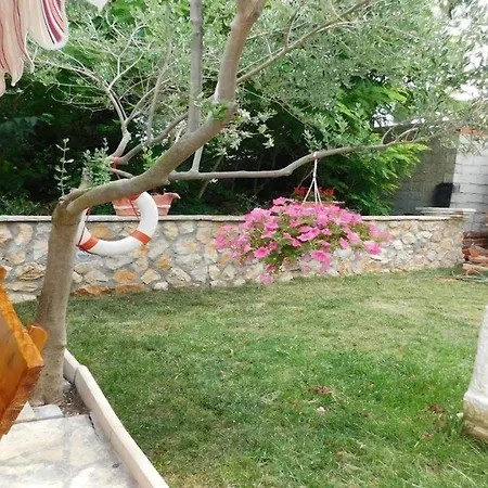 招待所 Excellent Small Stone House For Rent /4 Persons 普利拉卡